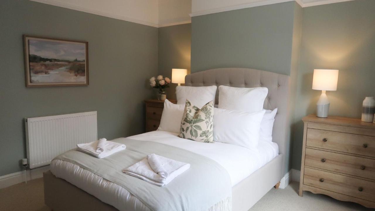 Luxury Living Outside The City Walls - Sleeps Six! تشيستر المظهر الخارجي الصورة