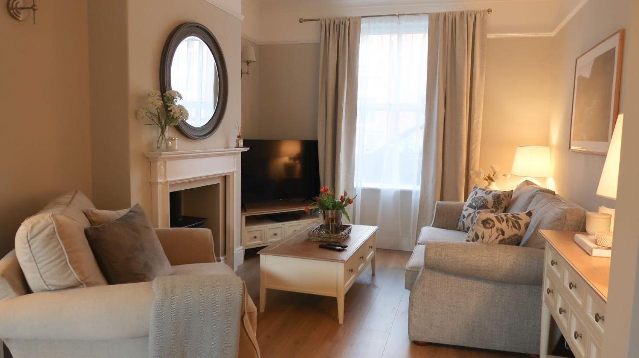 Luxury Living Outside The City Walls - Sleeps Six! تشيستر المظهر الخارجي الصورة