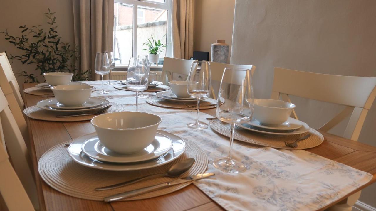 Luxury Living Outside The City Walls - Sleeps Six! تشيستر المظهر الخارجي الصورة