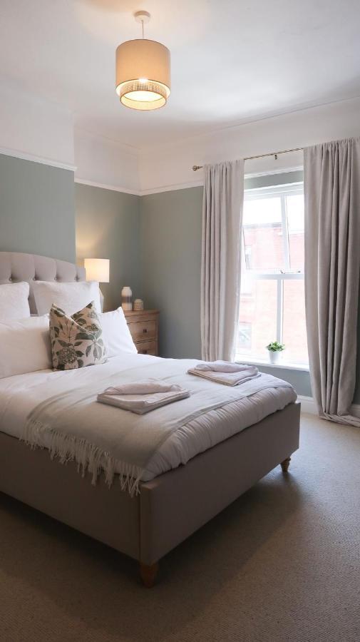 Luxury Living Outside The City Walls - Sleeps Six! تشيستر المظهر الخارجي الصورة