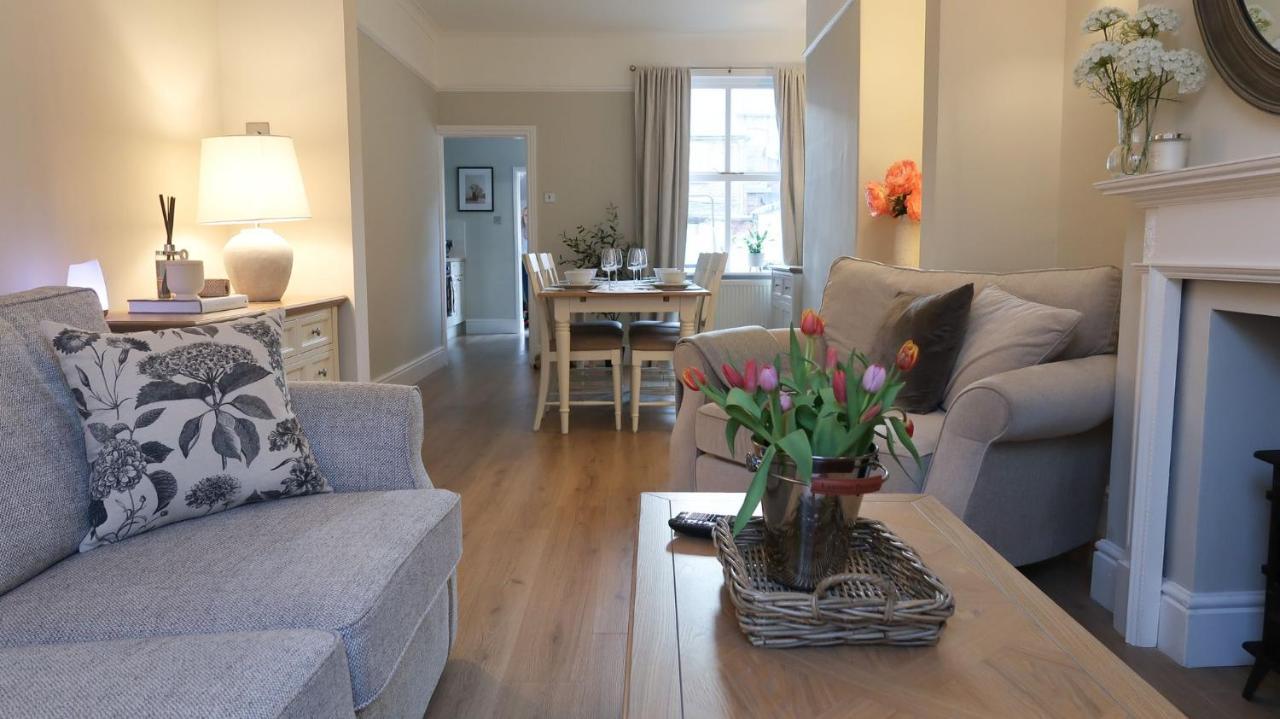 Luxury Living Outside The City Walls - Sleeps Six! تشيستر المظهر الخارجي الصورة