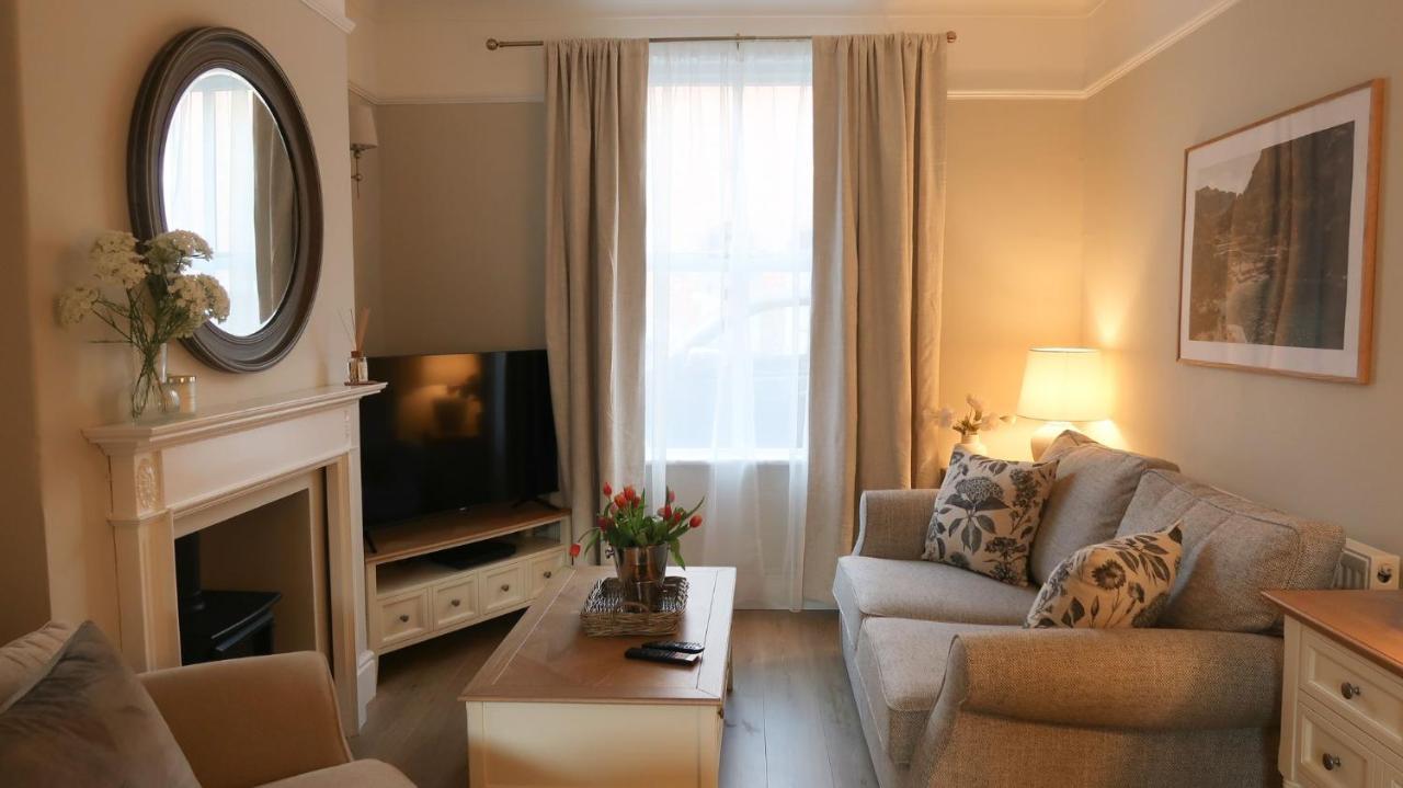 Luxury Living Outside The City Walls - Sleeps Six! تشيستر المظهر الخارجي الصورة