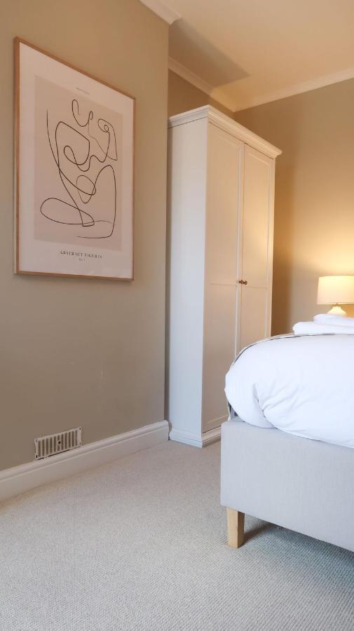 Luxury Living Outside The City Walls - Sleeps Six! تشيستر المظهر الخارجي الصورة